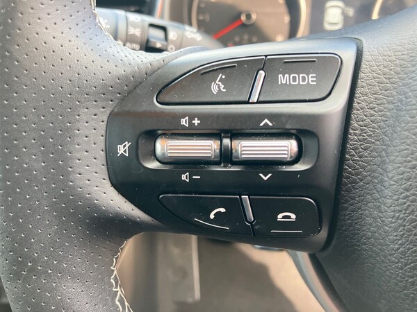 Used Kia Stonic 2022 for sale - 75970670: Photo 17