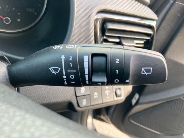 Used Kia Stonic 2022 for sale - 75970670: Photo 38