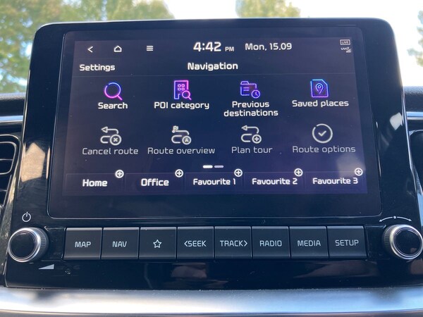Used Kia Stonic 2022 for sale - 75970670: Photo 51
