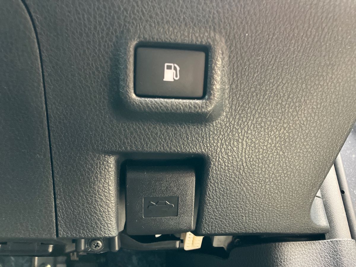 Used Toyota C-HR 2022 for sale - 77113560: Photo 39