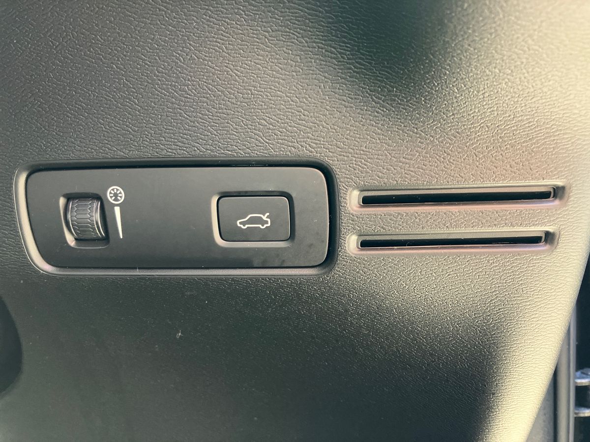Used Volvo XC40 2019 for sale - 75745027: Photo 33