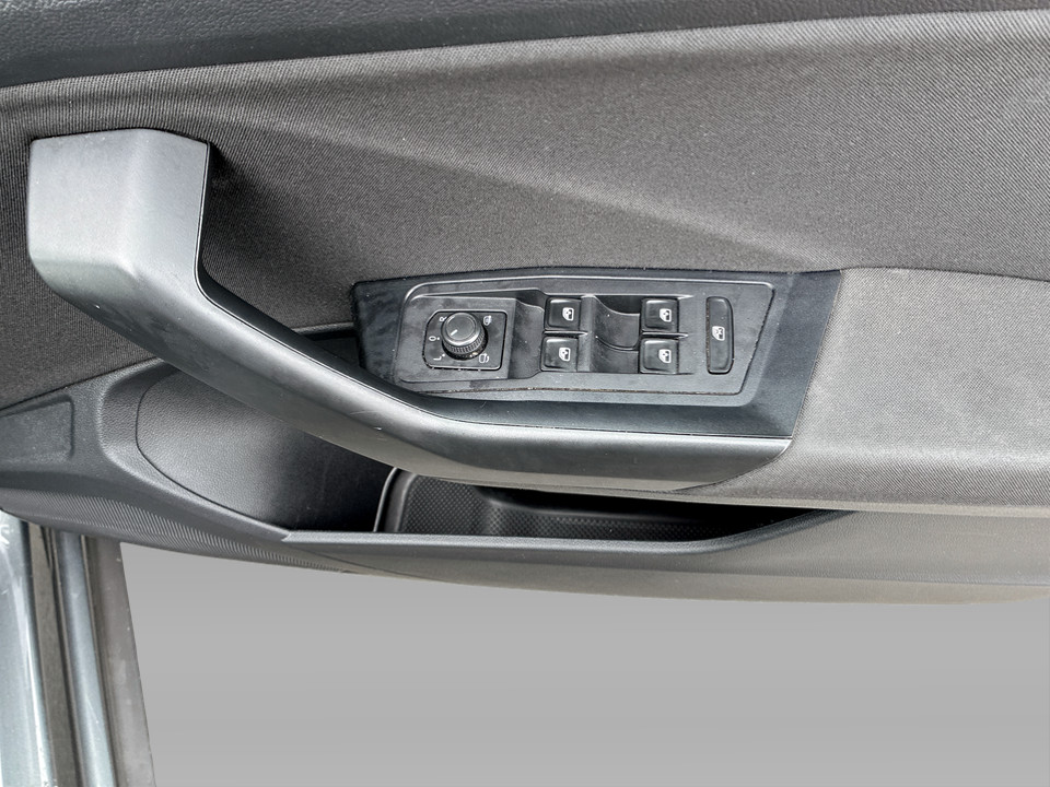 Used Volkswagen T-Roc 2023 for sale - 77460718: Photo 33