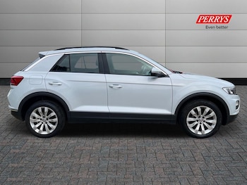 Used Volkswagen T-Roc 2020 for sale - 75144023: Photo