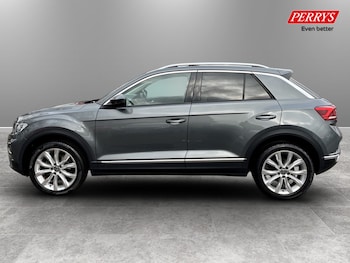 Used Volkswagen T-Roc 2021 for sale - 77460712: Photo
