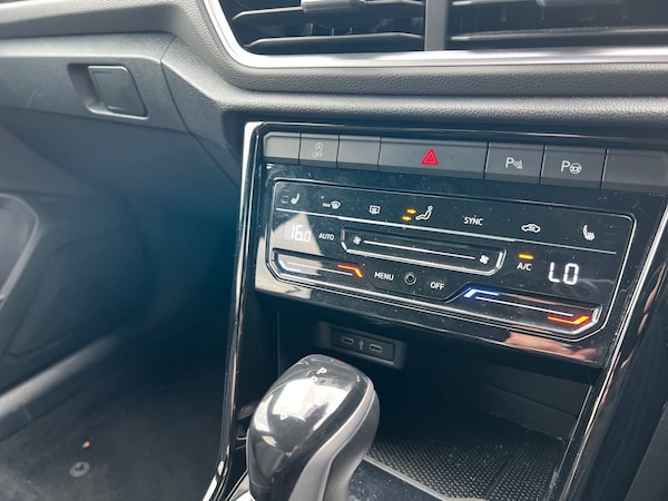 Used Volkswagen T-Roc 2022 for sale - 75869070: Photo 14