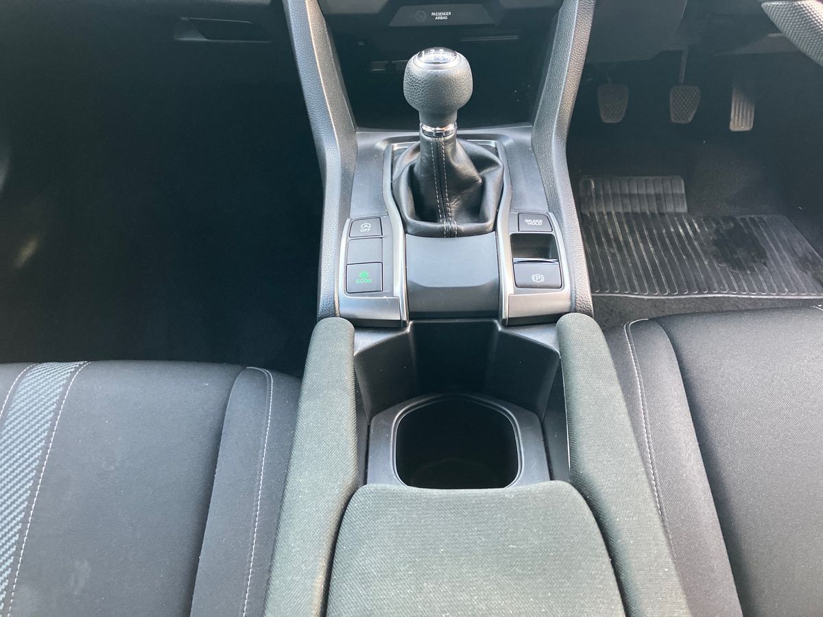 Used Honda Civic 2018 for sale - 76300445: Photo 17