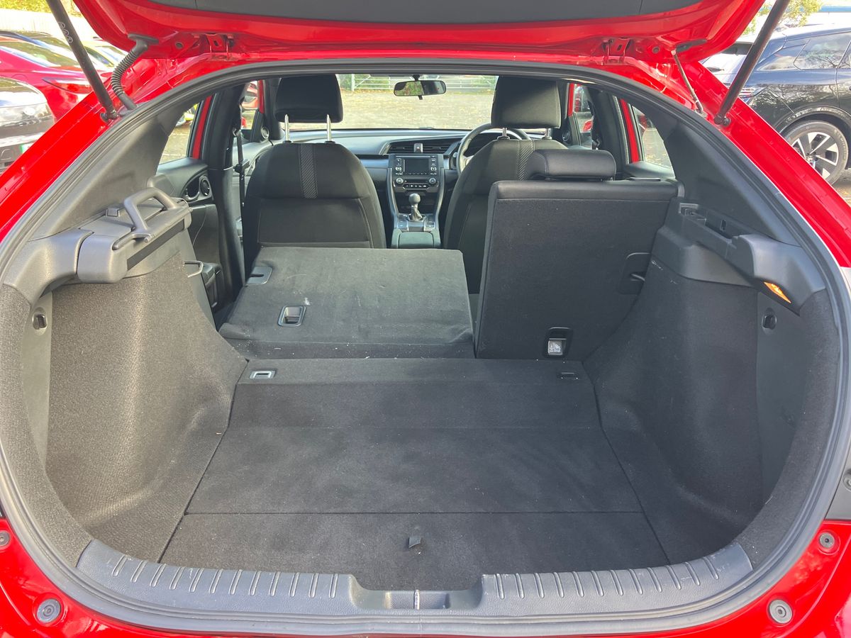 Used Honda Civic 2018 for sale - 76300445: Photo 24