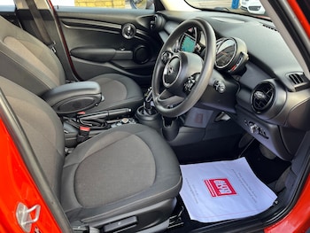 Used MINI Hatch 2019 for sale - 78236035: Photo