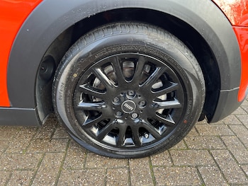 Used MINI Hatch 2019 for sale - 78236035: Photo