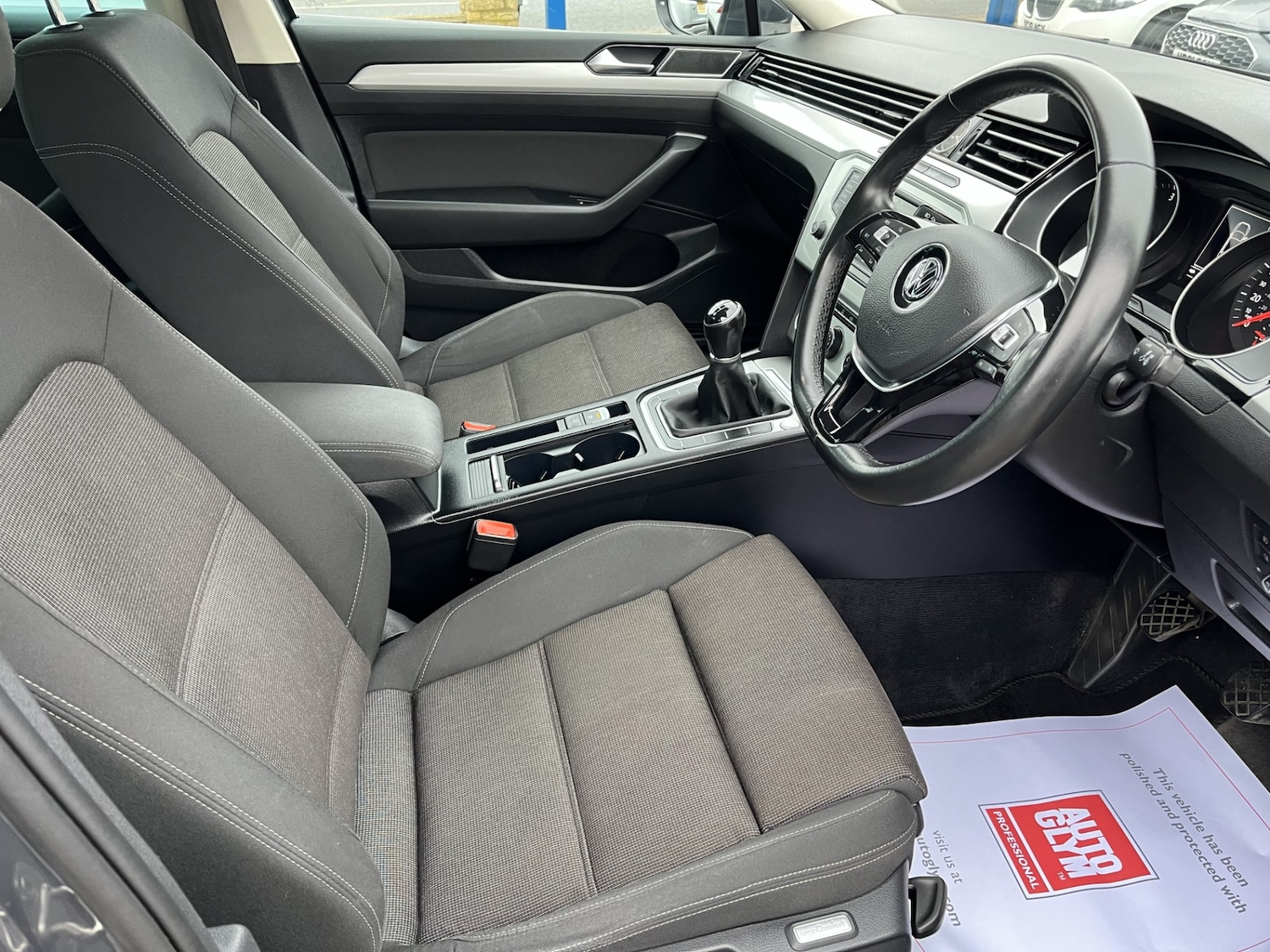 Used Volkswagen Passat 2015 for sale - 77104393: Photo 2