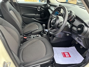 Used MINI Hatch 2019 for sale - 76193374: Photo 3