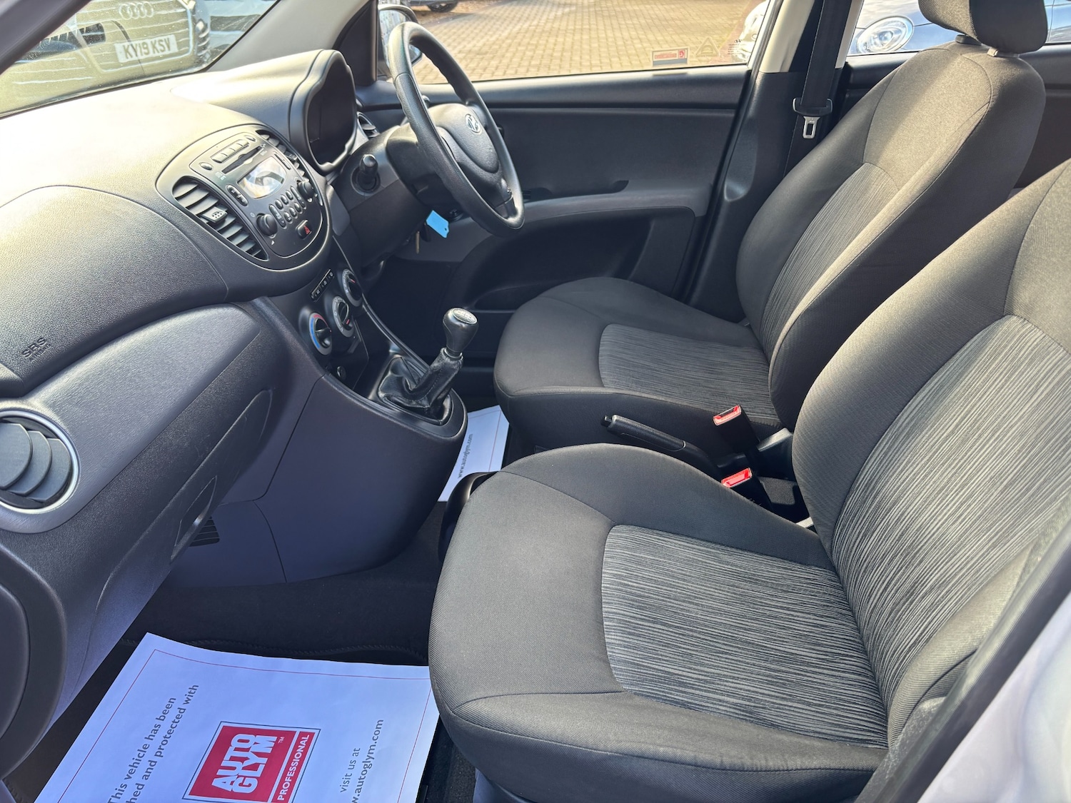 Used Hyundai i10 2013 for sale - 76640607: Photo 8