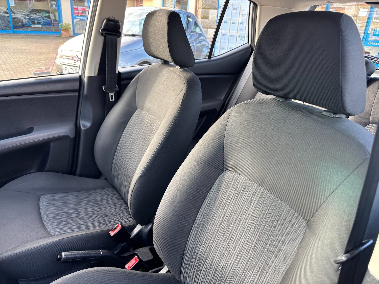 Used Hyundai i10 2013 for sale - 76640607: Photo 9