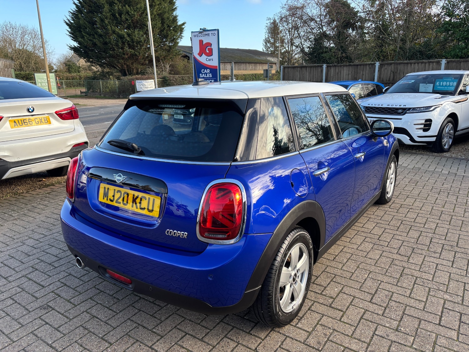 Used MINI Hatch 2020 for sale - 76613545: Photo 2