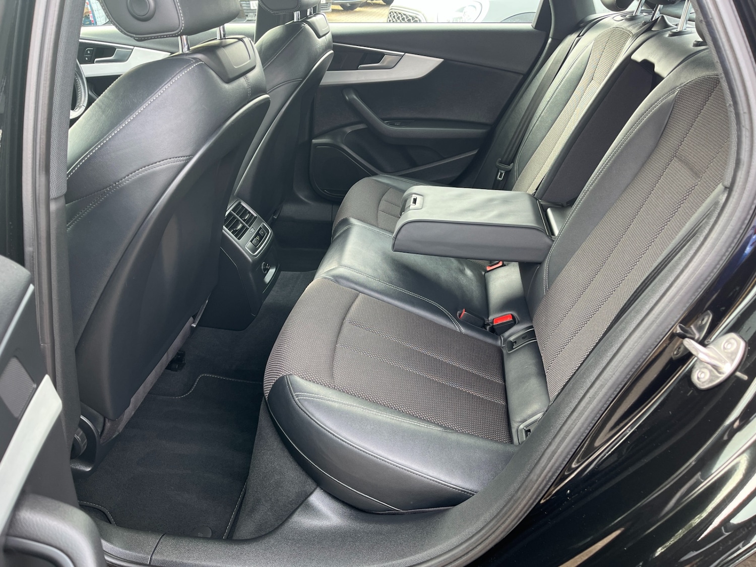 Used Audi A4 2017 for sale - 77988518: Photo 10