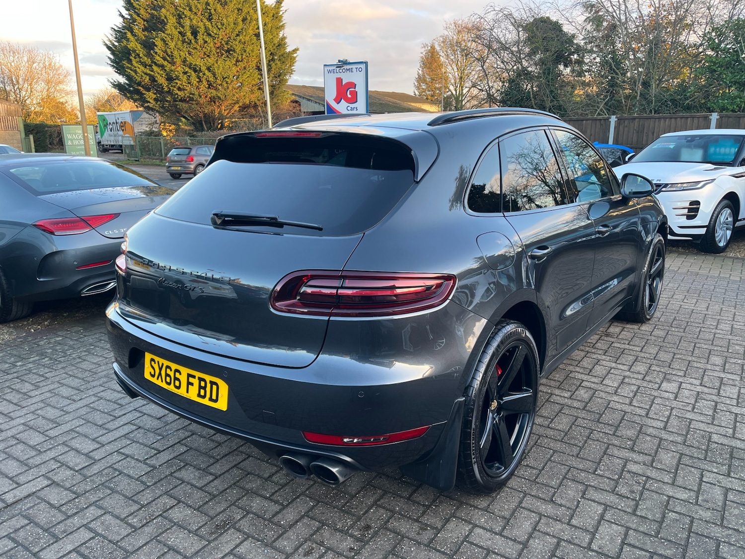Used Porsche Macan 2016 for sale - 77225472: Photo 2