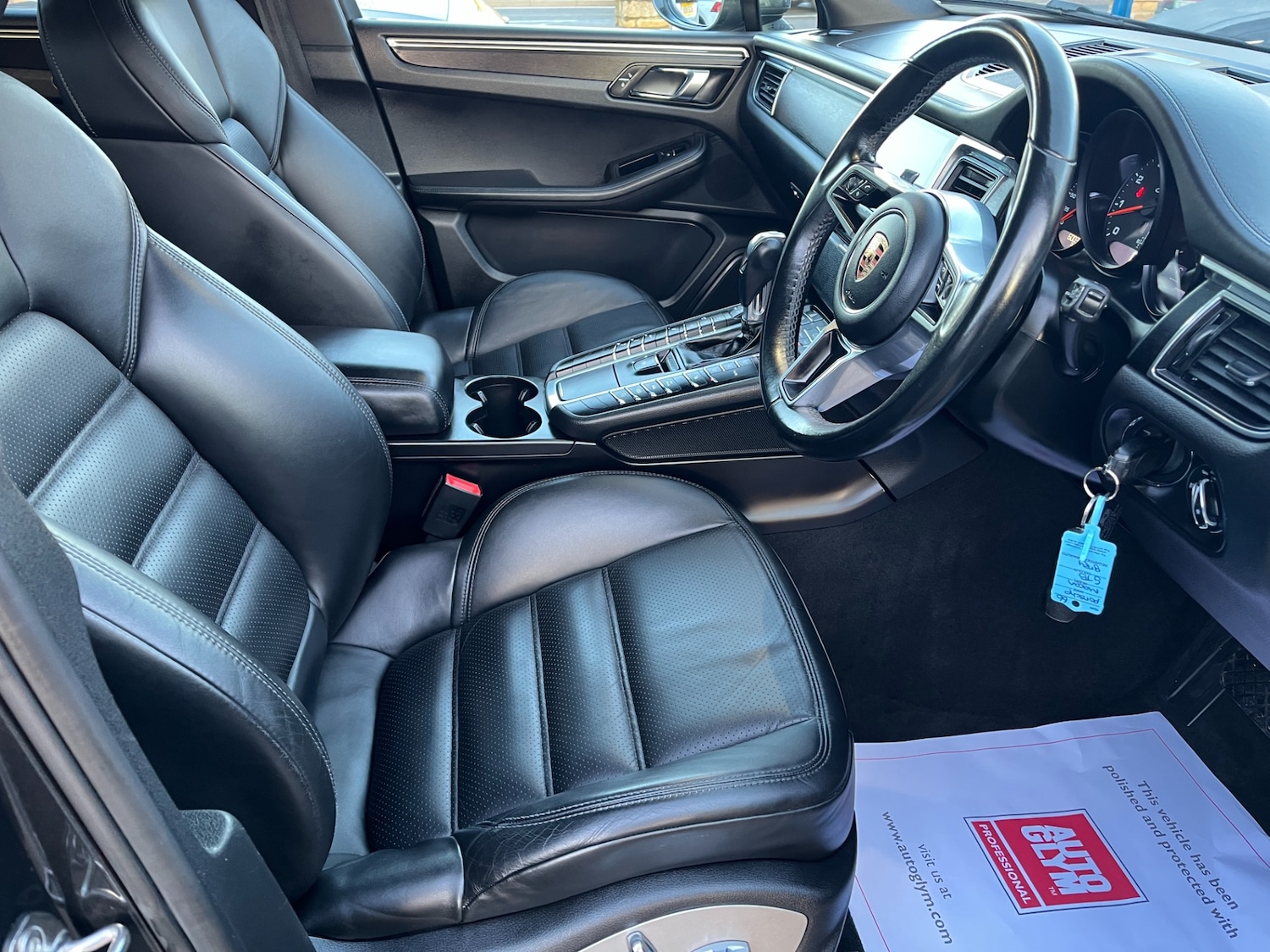 Used Porsche Macan 2016 for sale - 77225472: Photo 3