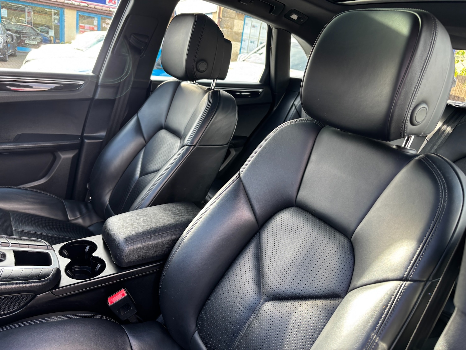 Used Porsche Macan 2018 for sale - 76329804: Photo 10