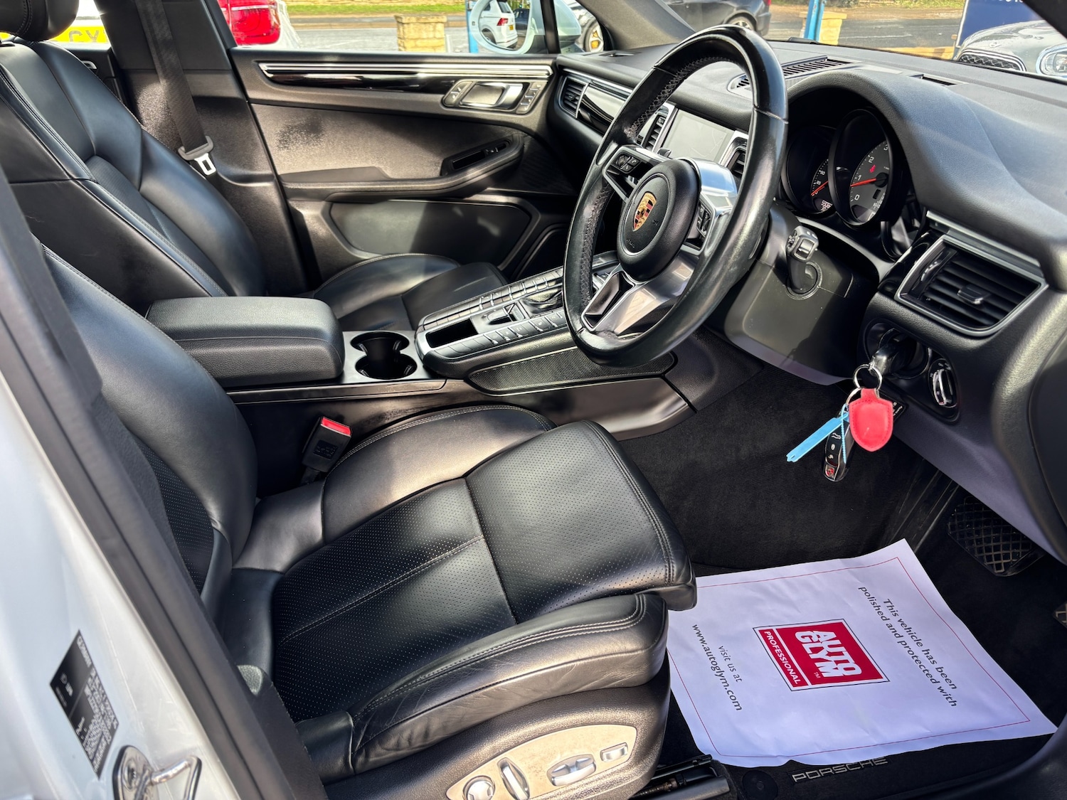 Used Porsche Macan 2018 for sale - 76329804: Photo 2