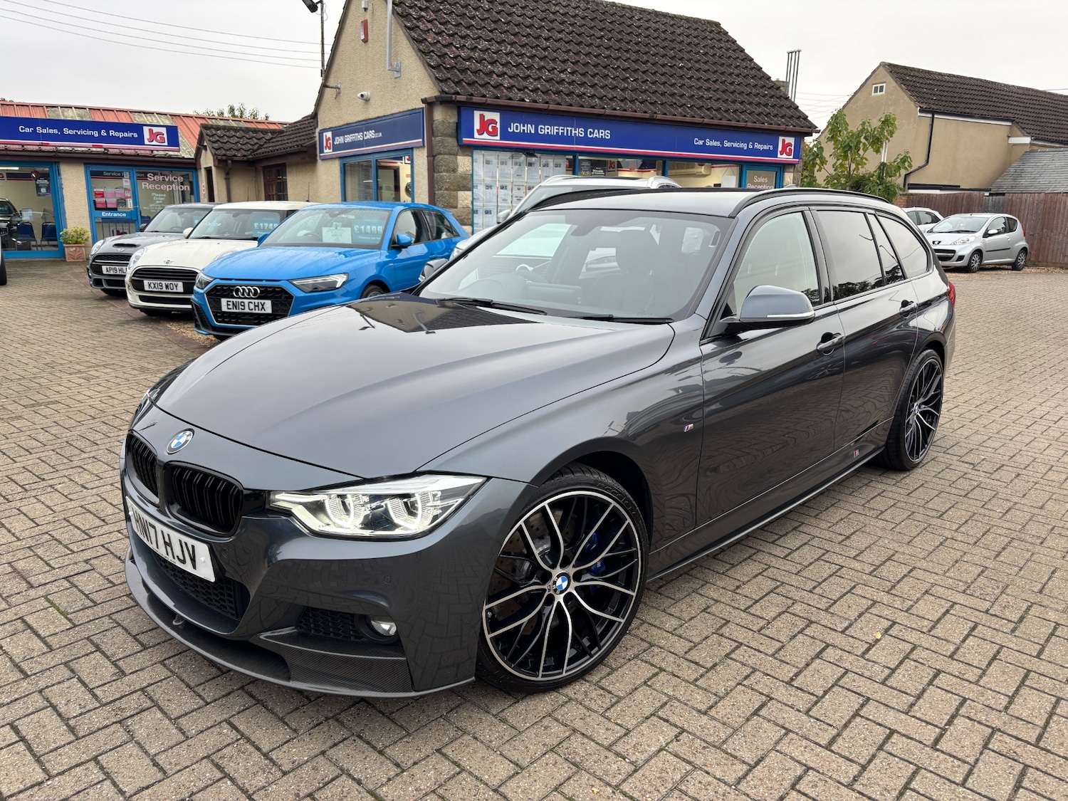 Used BMW 3 Series 2017 for sale - 76263357: Photo 1