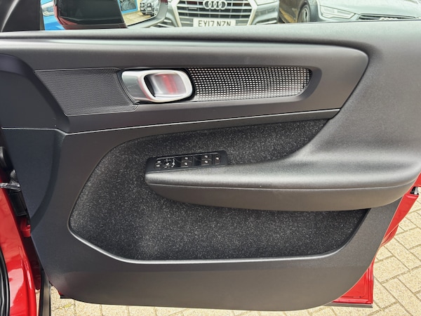 Used Volvo XC40 2018 for sale - 75382611: Photo 11