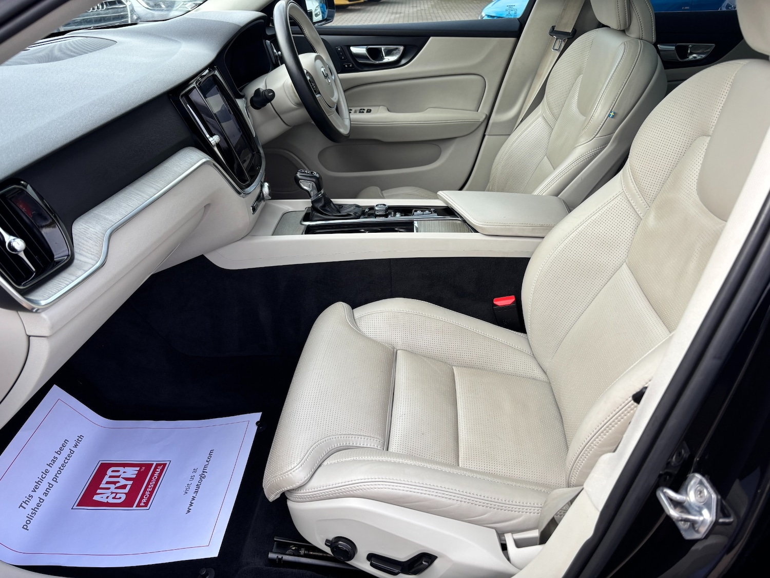 Used Volvo V60 2018 for sale - 76218997: Photo 10