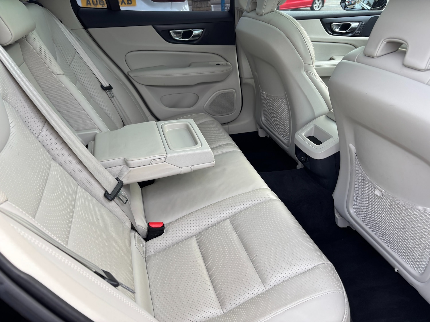 Used Volvo V60 2018 for sale - 76218997: Photo 11