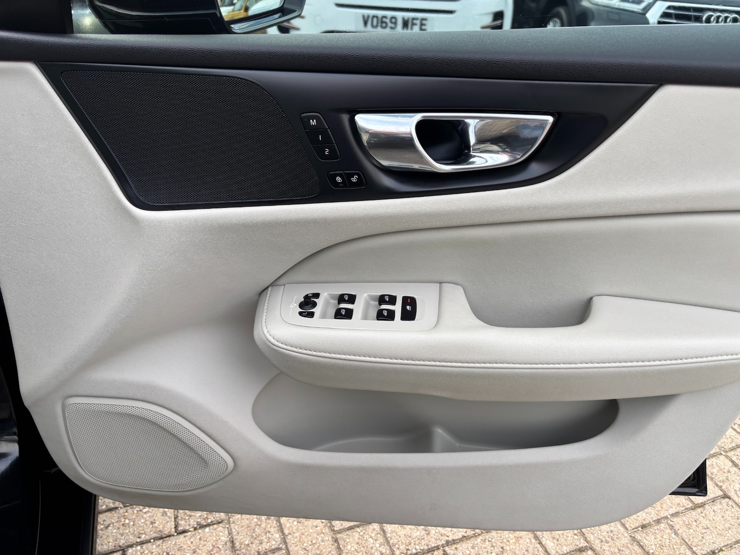 Used Volvo V60 2018 for sale - 76218997: Photo 12