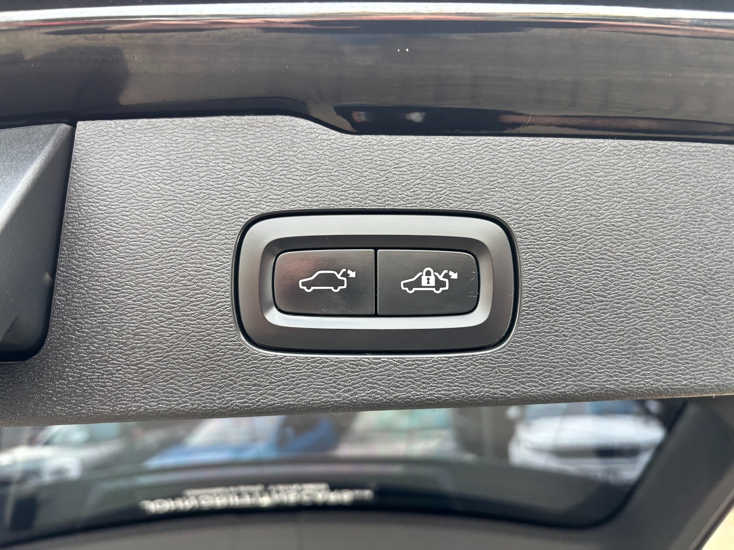 Used Volvo V60 2018 for sale - 76218997: Photo 14