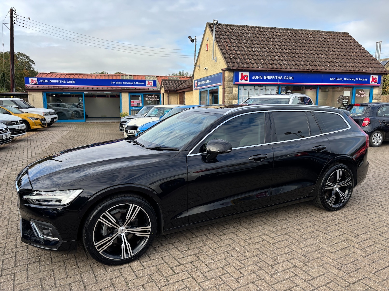 Used Volvo V60 2018 for sale - 76218997: Photo 19