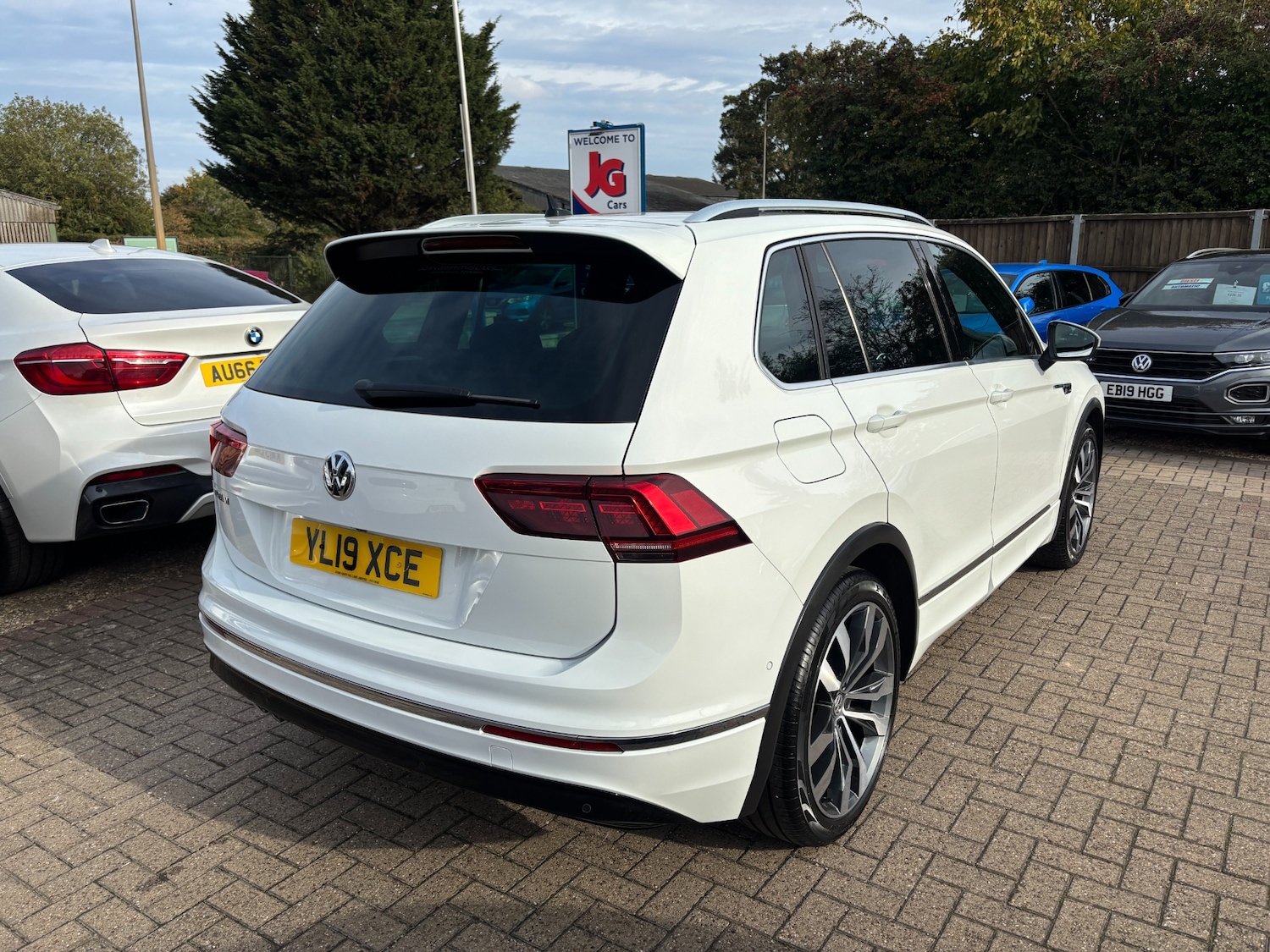 Used Volkswagen Tiguan 2019 for sale - 76184180: Photo 2