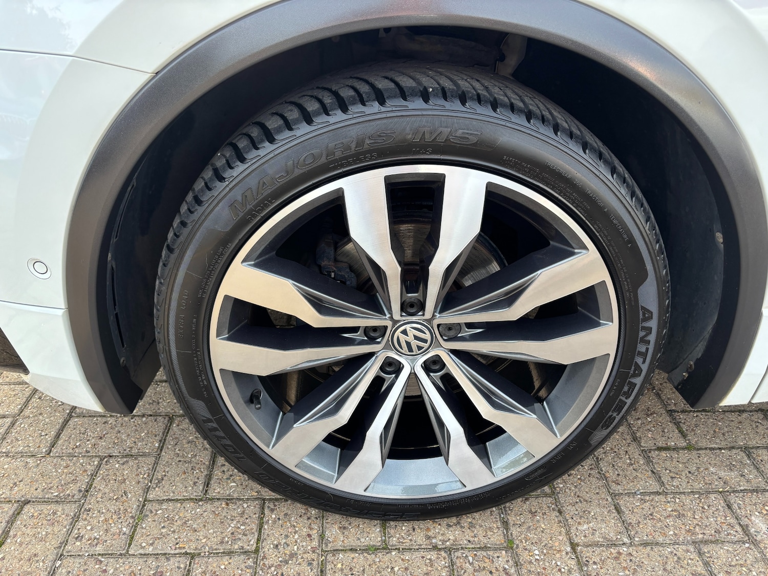 Used Volkswagen Tiguan 2019 for sale - 76184180: Photo 4