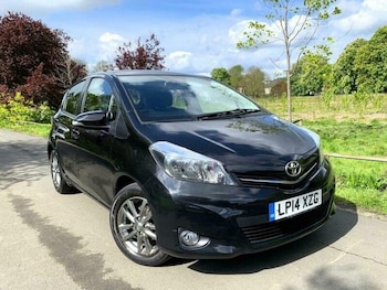 Used Toyota Yaris 2014 for sale - 79073077: Photo