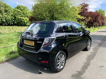 Used Toyota Yaris 2014 for sale - 79073077: Photo