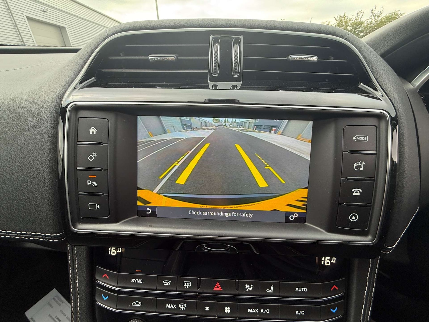 Used Jaguar F-Pace 2017 for sale - 77745406: Photo 17