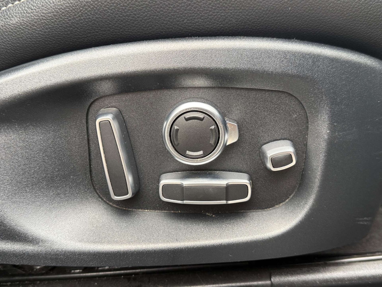 Used Jaguar F-Pace 2017 for sale - 77745406: Photo 21