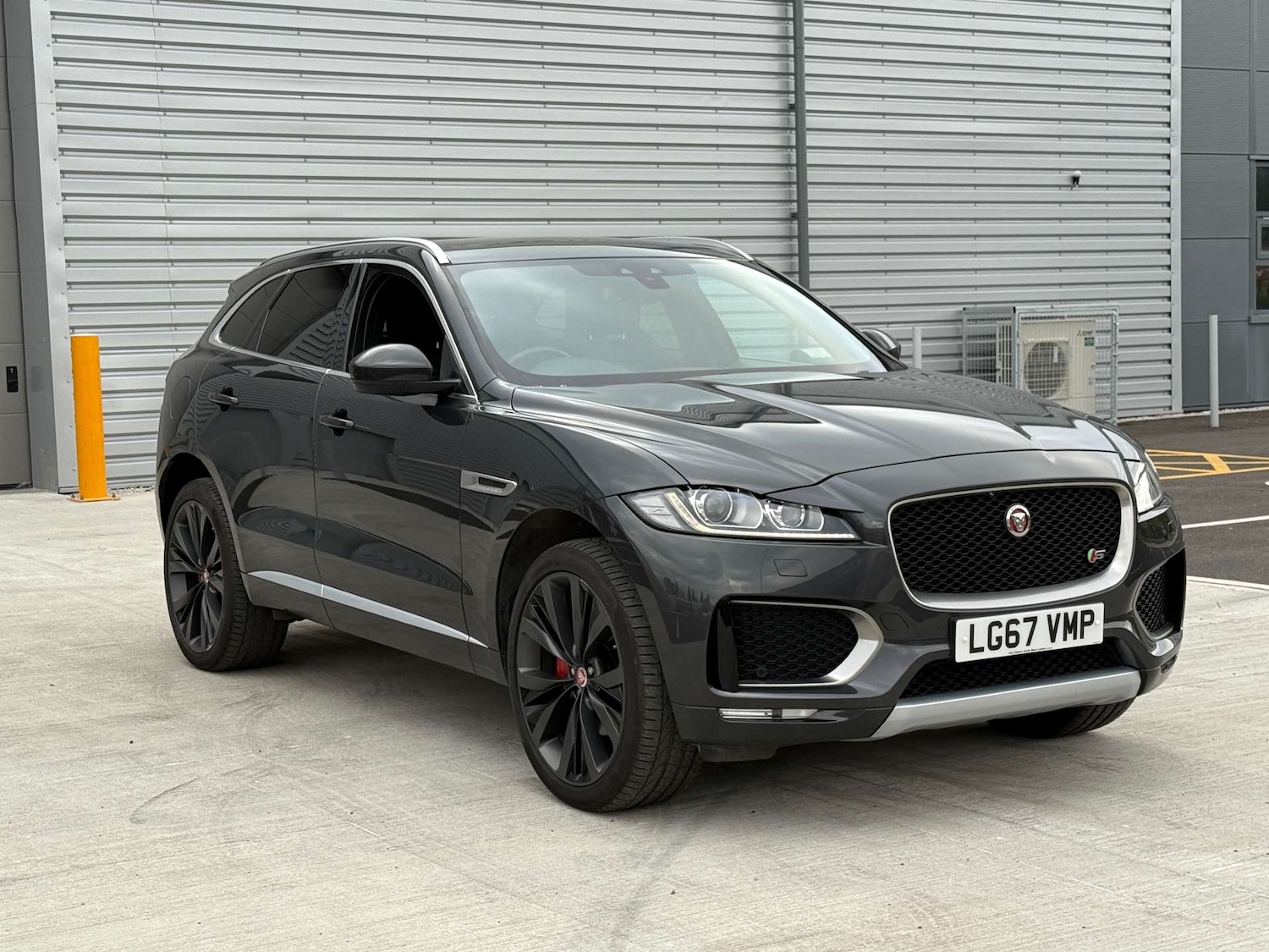 Used Jaguar F-Pace 2017 for sale - 77745406: Photo 3