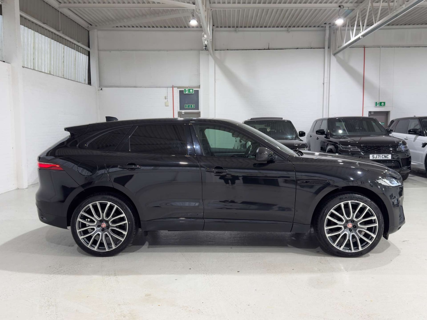 Used Jaguar F-Pace 2022 for sale - 77621920: Photo 2