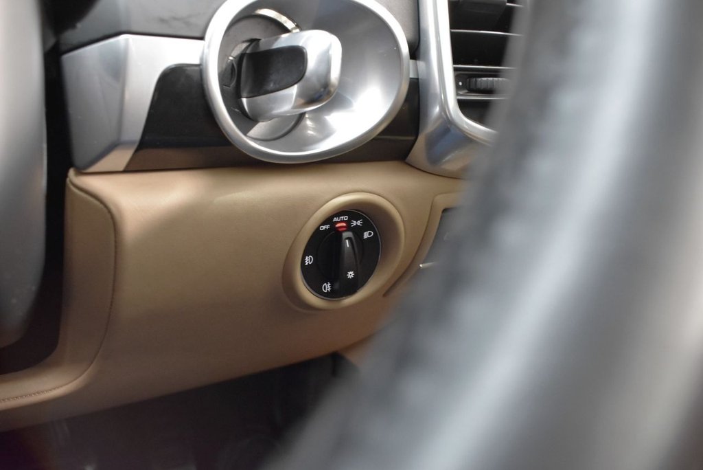 Used Porsche Cayenne 2013 for sale - 76709951: Photo 30