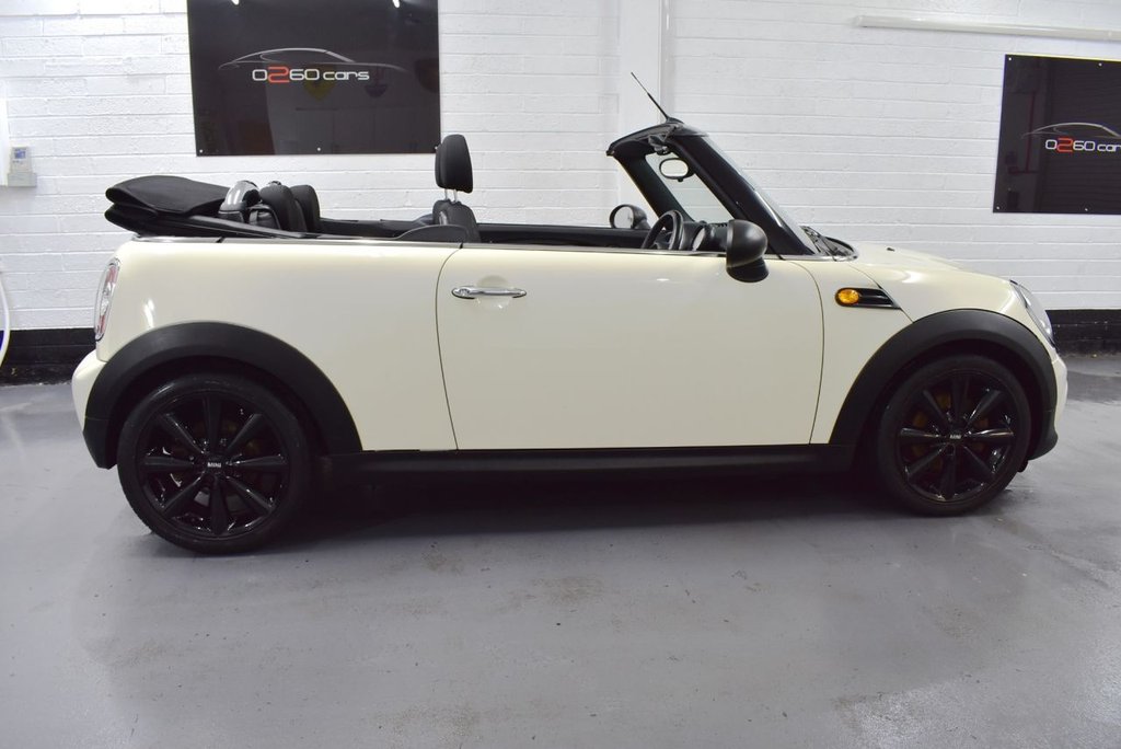 Used MINI Convertible 2012 for sale - 76709953: Photo 2