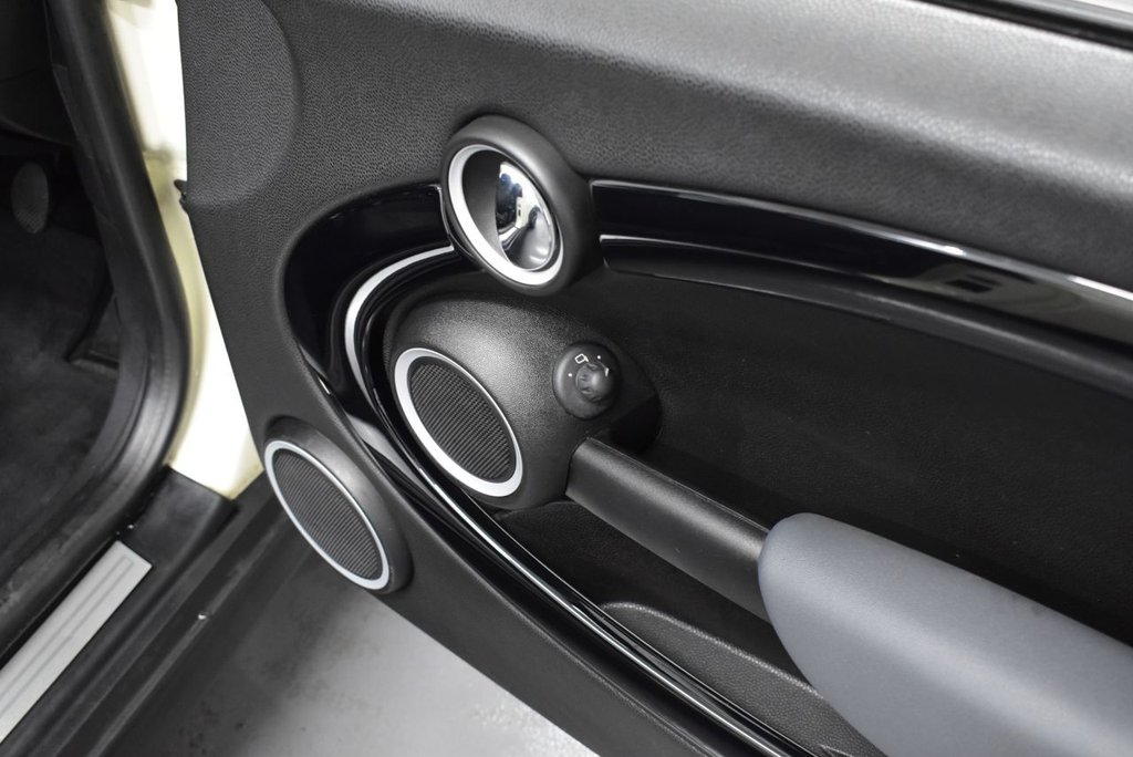 Used MINI Convertible 2012 for sale - 76709953: Photo 22