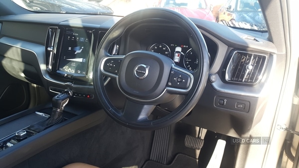 Used Volvo XC60 2018 for sale - 76433501: Photo 4