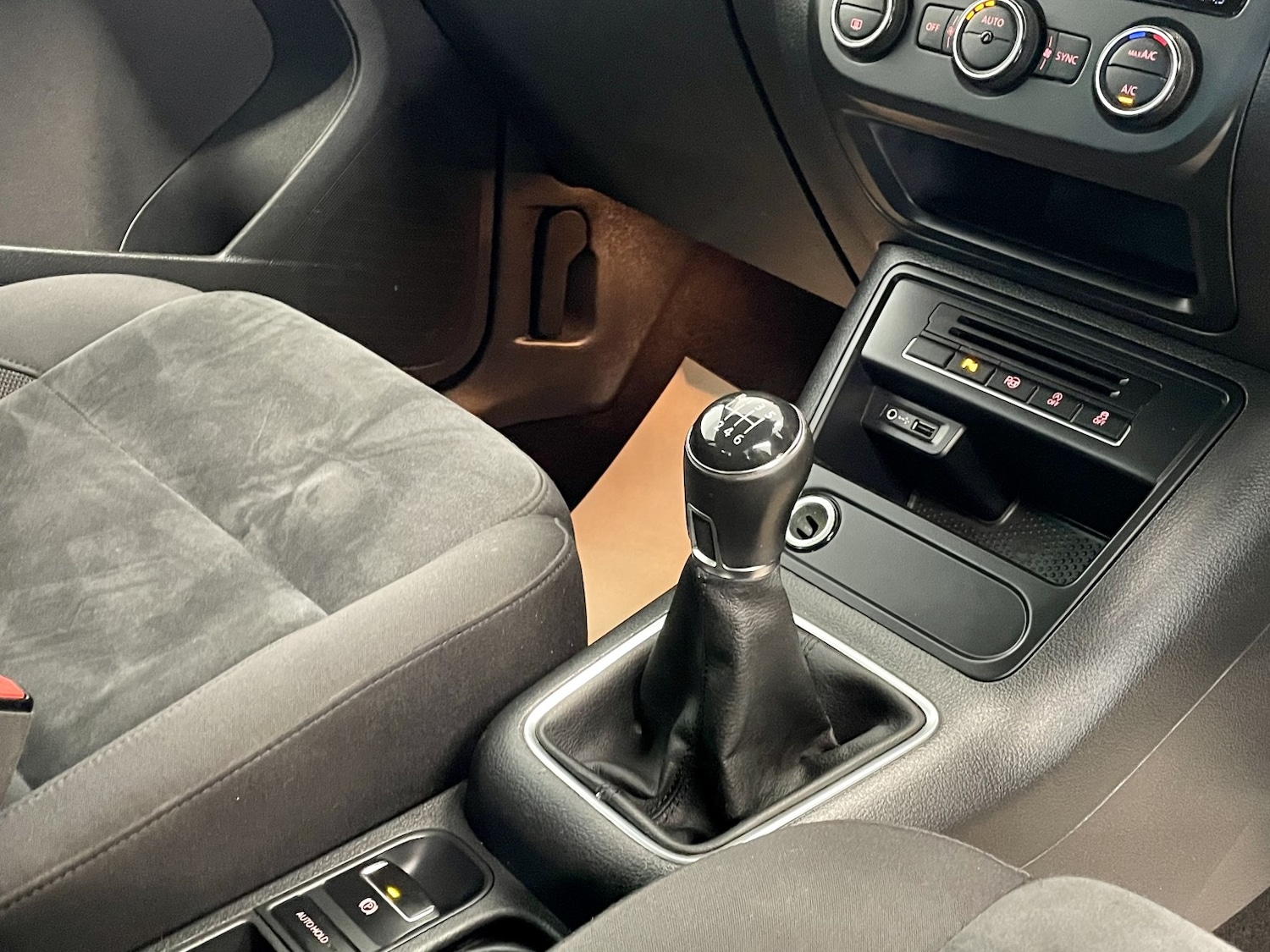 Used Volkswagen Tiguan 2015 for sale - 76751872: Photo 11