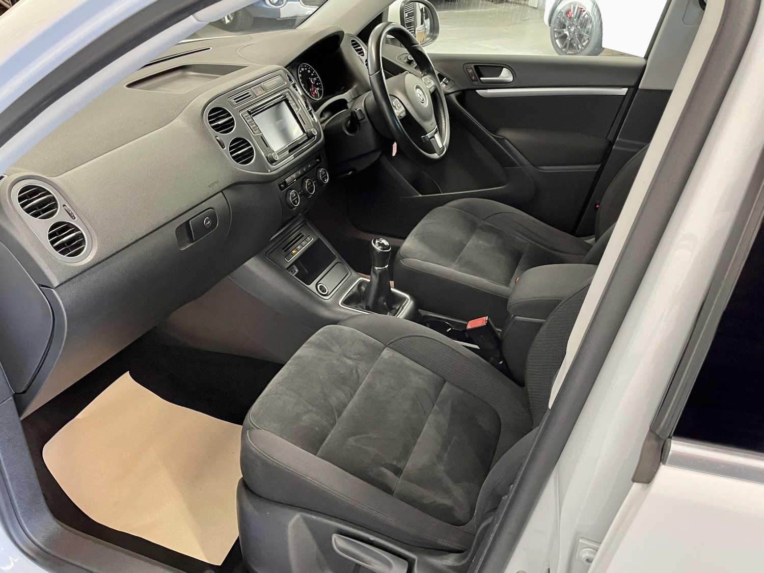 Used Volkswagen Tiguan 2015 for sale - 76751872: Photo 18