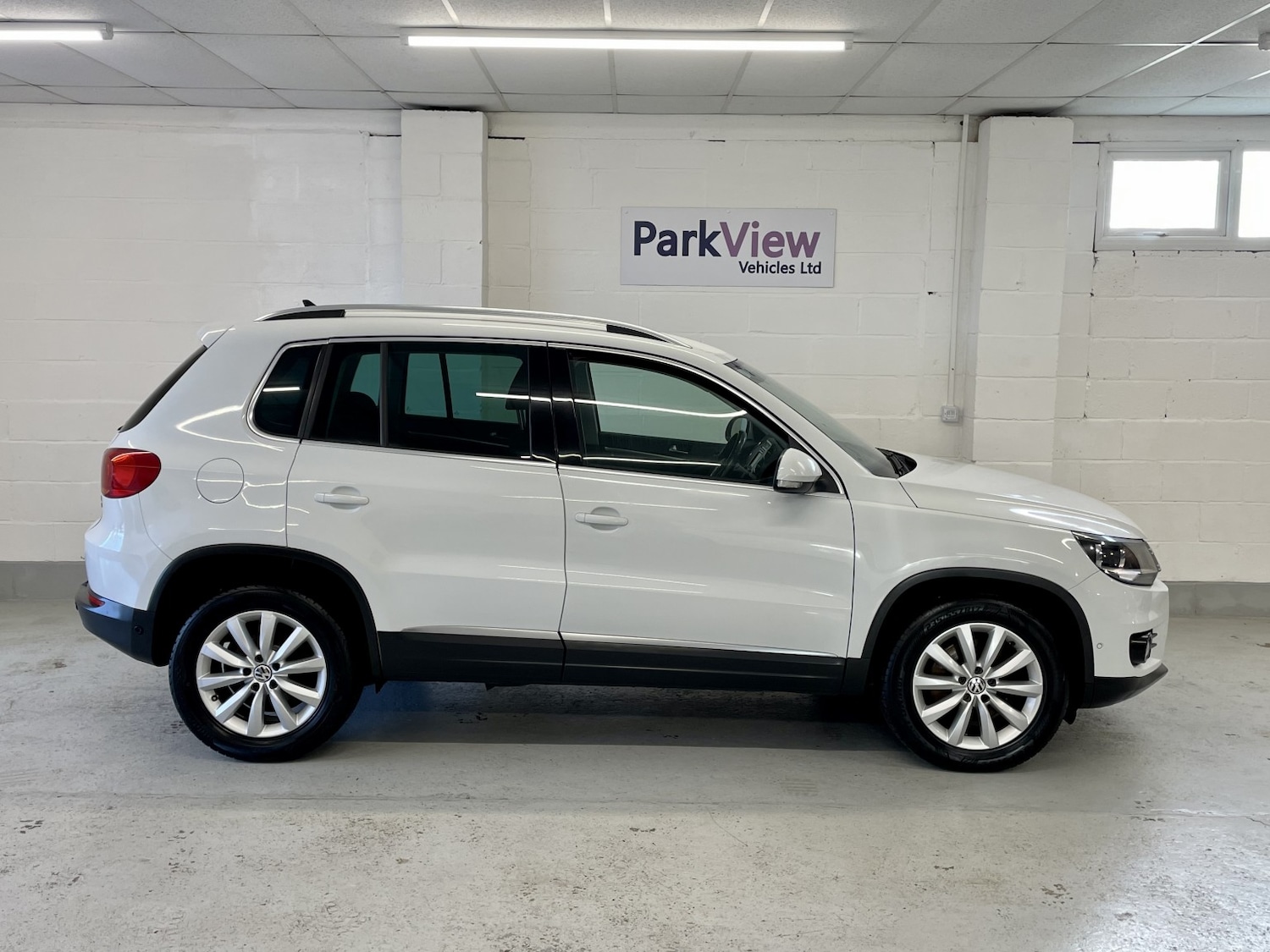 Used Volkswagen Tiguan 2015 for sale - 76751872: Photo 4