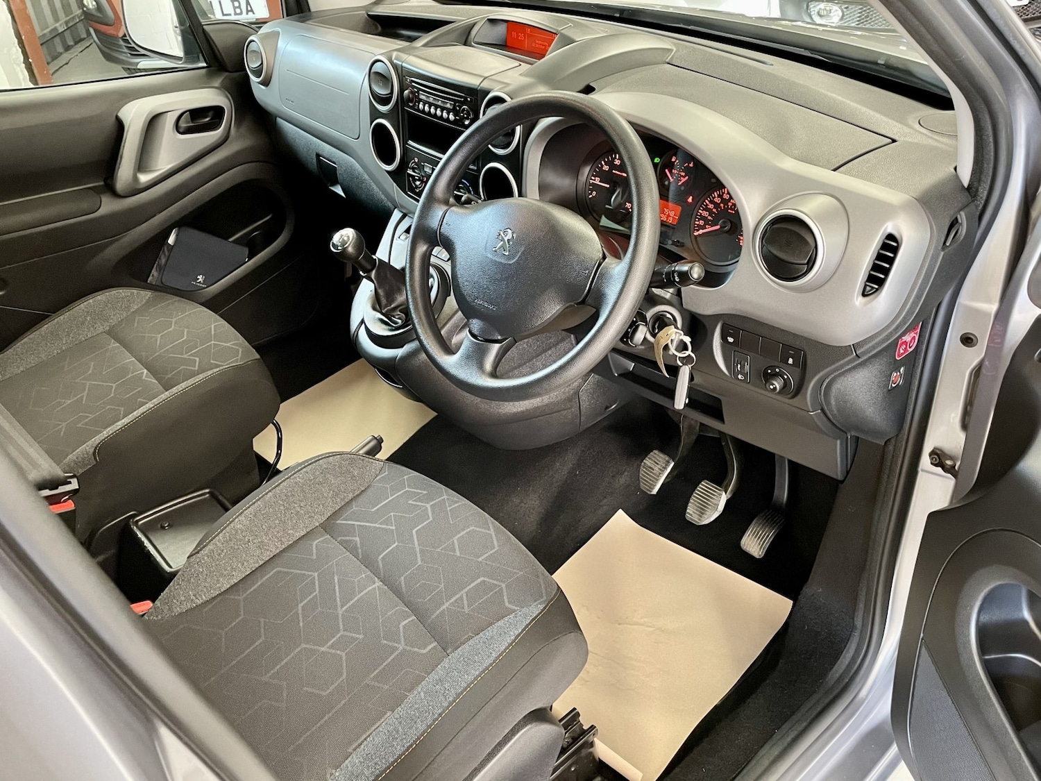 Used Peugeot Partner 2018 for sale - 76358192: Photo 20