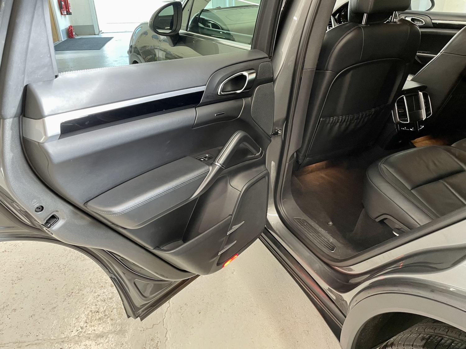 Used Porsche Cayenne 2014 for sale - 76446047: Photo 11