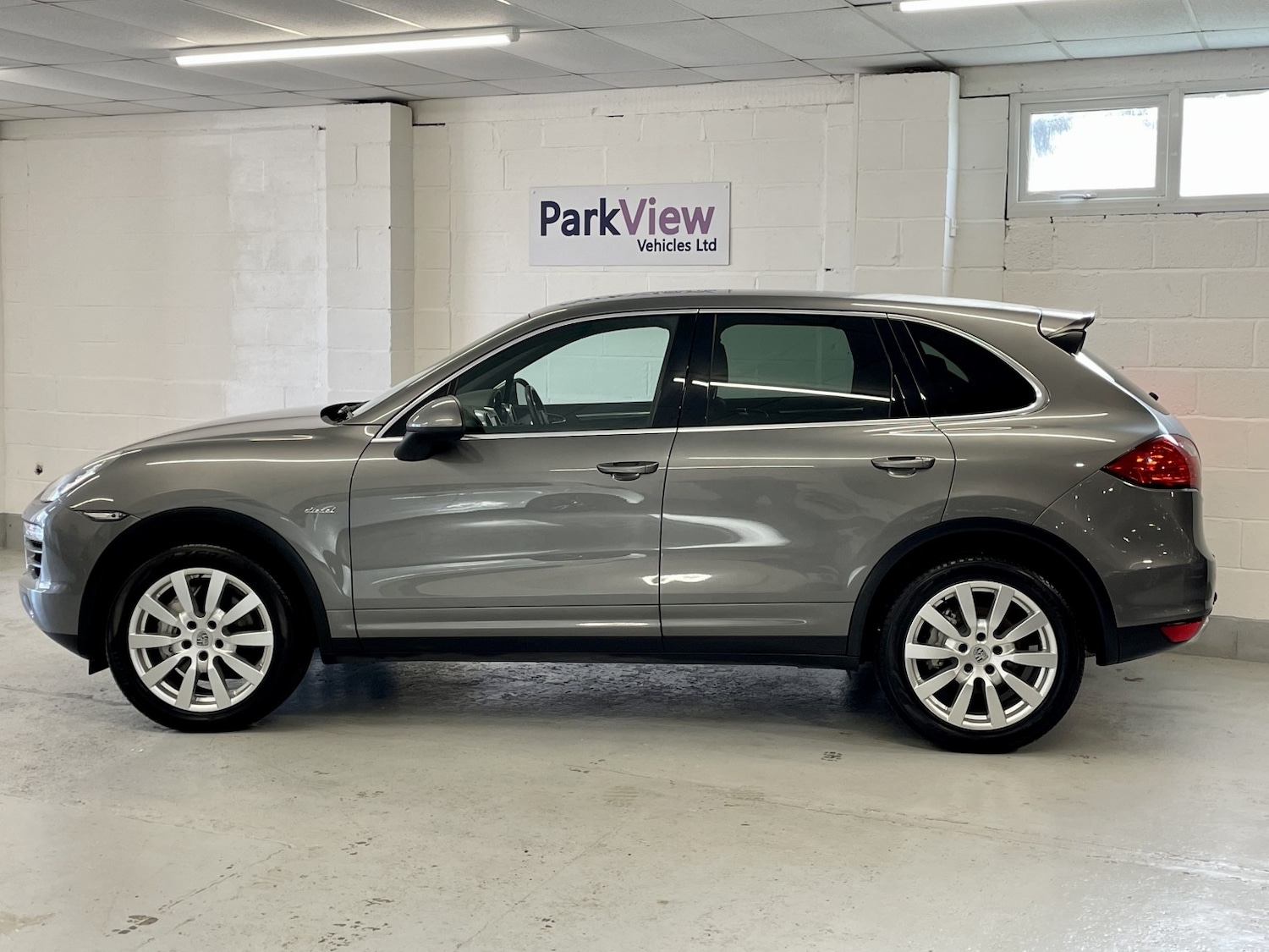 Used Porsche Cayenne 2014 for sale - 76446047: Photo 2