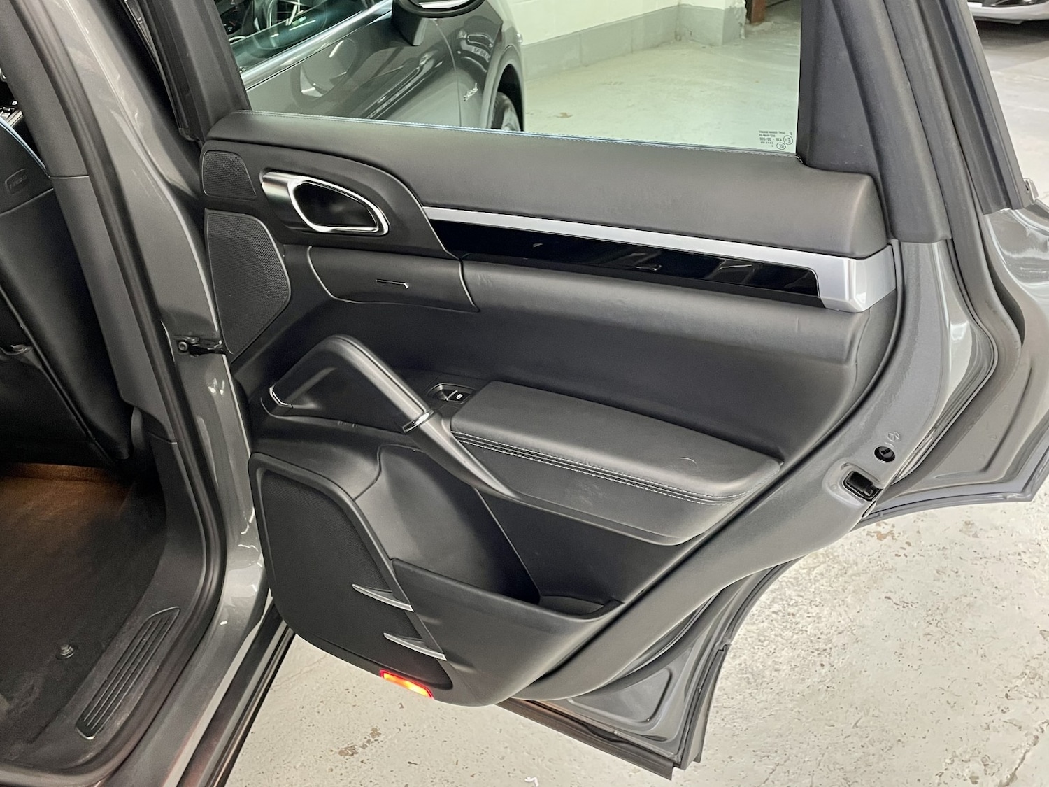 Used Porsche Cayenne 2014 for sale - 76446047: Photo 27