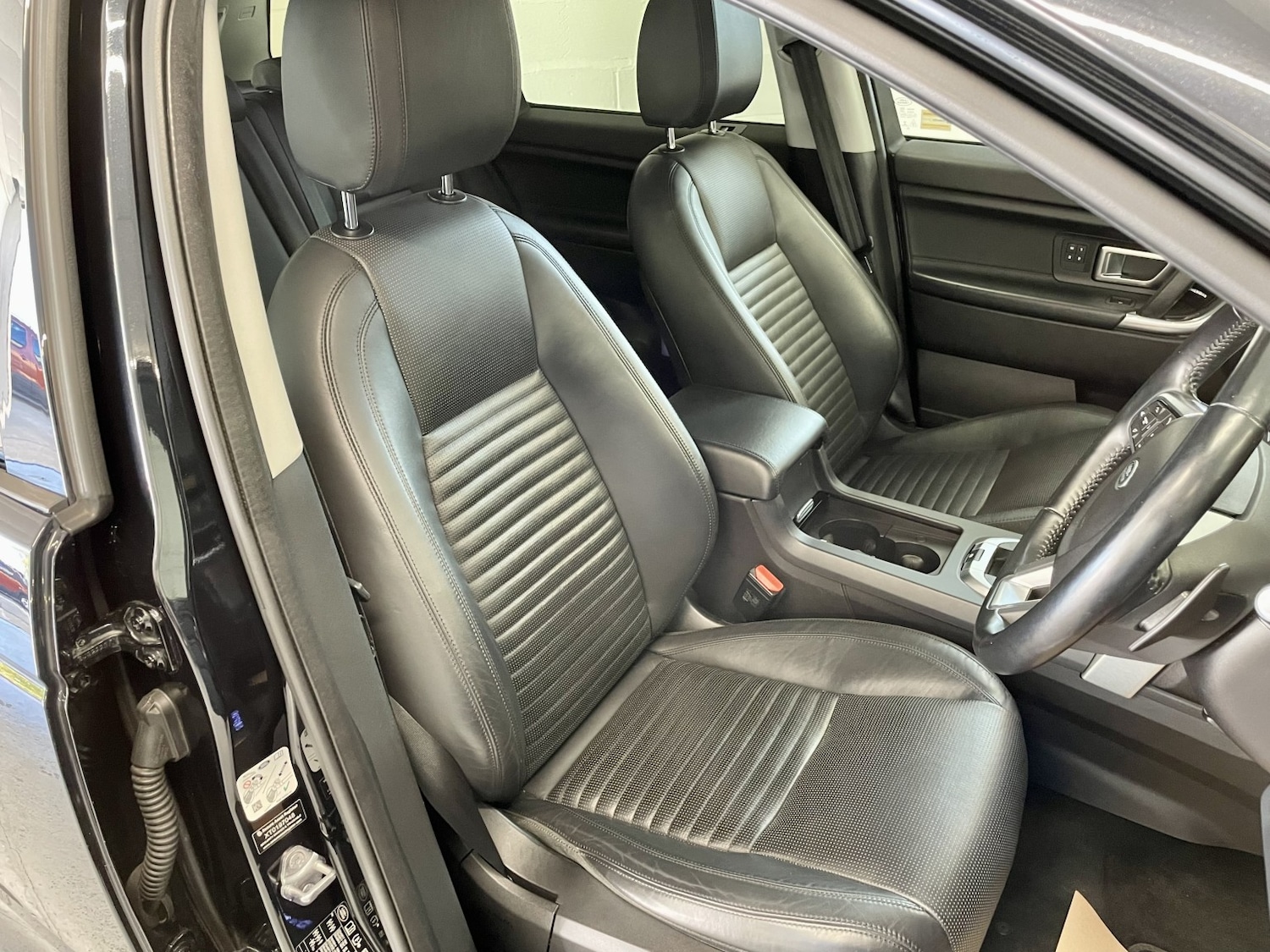 Used Land Rover Discovery Sport 2016 for sale - 76794115: Photo 17